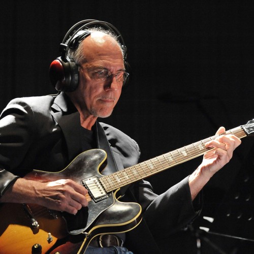 Larry Carlton