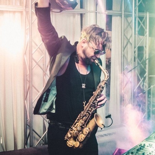 Max the Sax